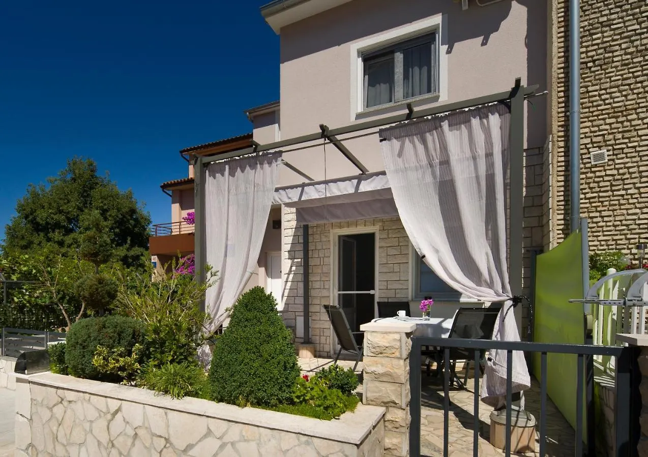 Apartment Katy Pula 0*,  Croatia